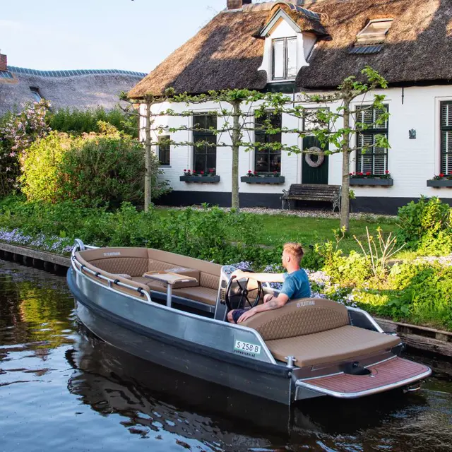 Sloep Giethoorn Lounge